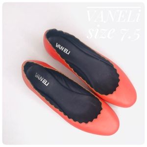*sold***VANELI FLATS